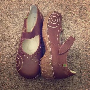 Naturalista shoes
